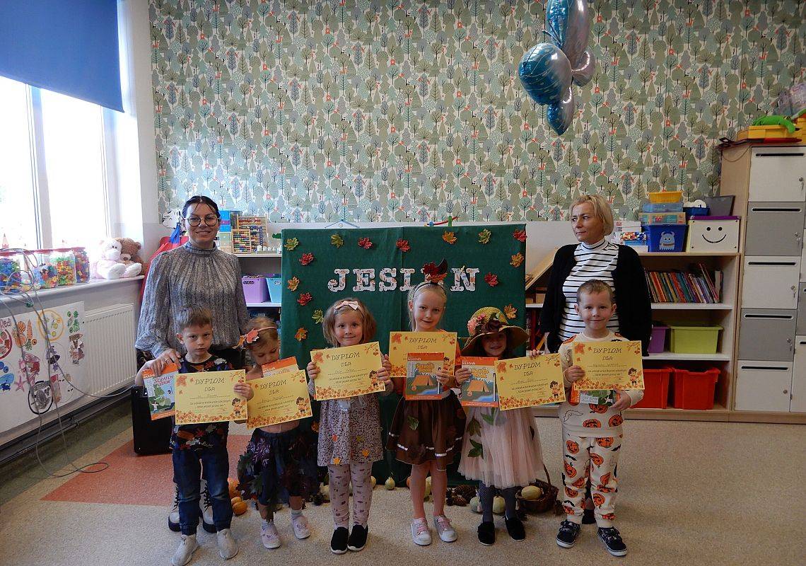 Grafika 1: Konkurs recytatorski pt.:"Idzie jesień przez las"