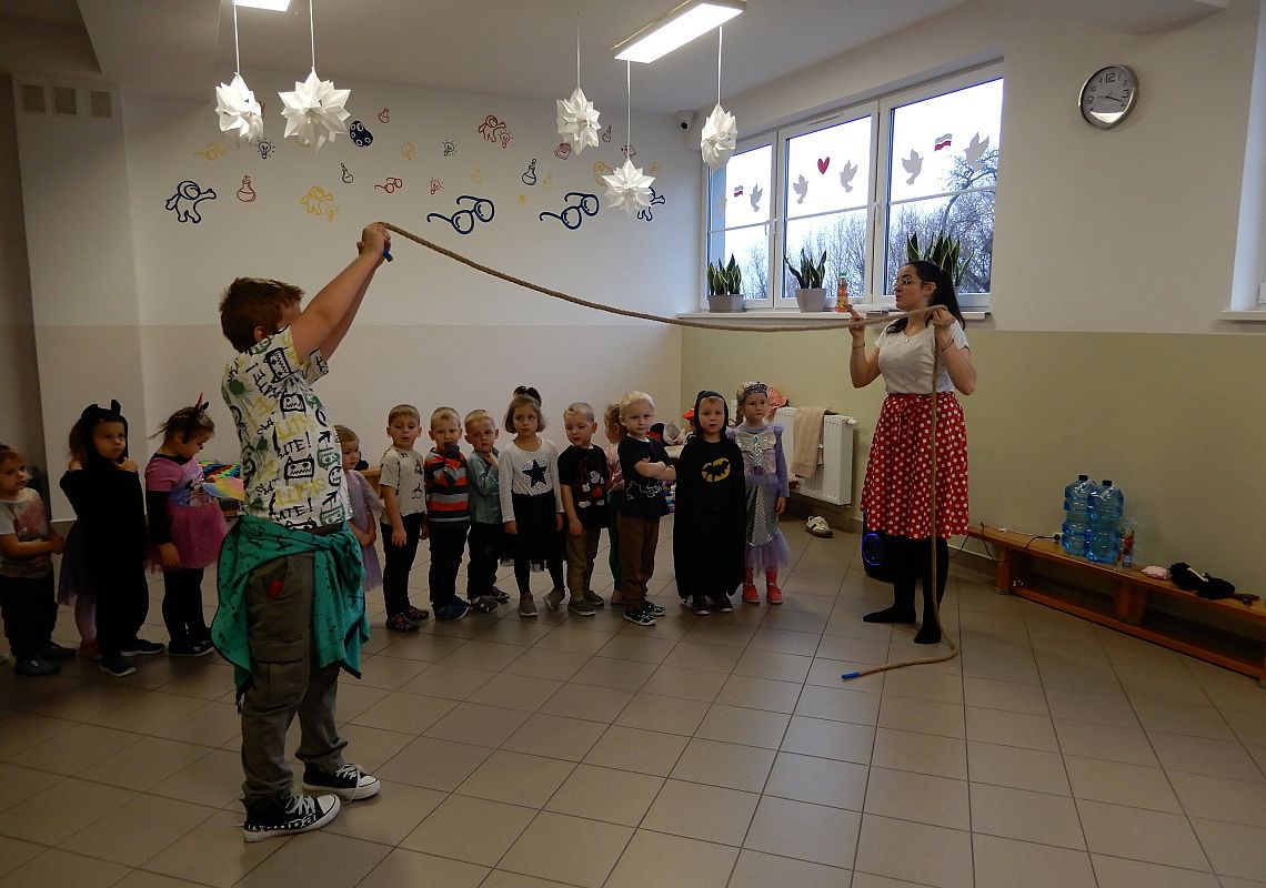 Grafika 1: Jesienny bal