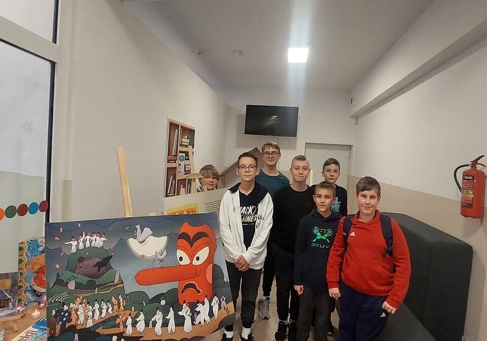 Grafika 1: Wystawa ilustracji do książki "Matsuri"