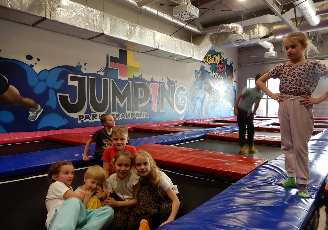 Grafika 1: Wycieczka do Parku Trampolin