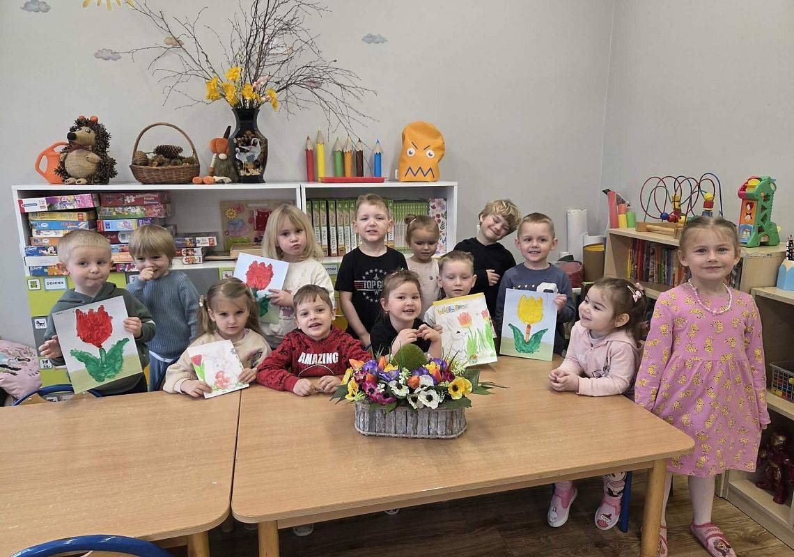 Grafika 1: Mali - dużym stroik Wielkanocny