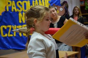 Grafika #0: Uroczyste pasowanie uczniów klasy I na czytelników