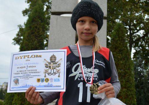 Grafika #0: Bieg Papieski. Dwa złota i brąz