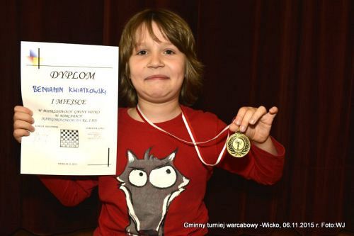 Grafika #0: Warcaby. Beniamin wygrywa!