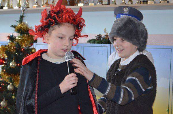 Grafika #0: Przedstawienie kolędnicze w języku kaszubskim pt."Gwiazdka"