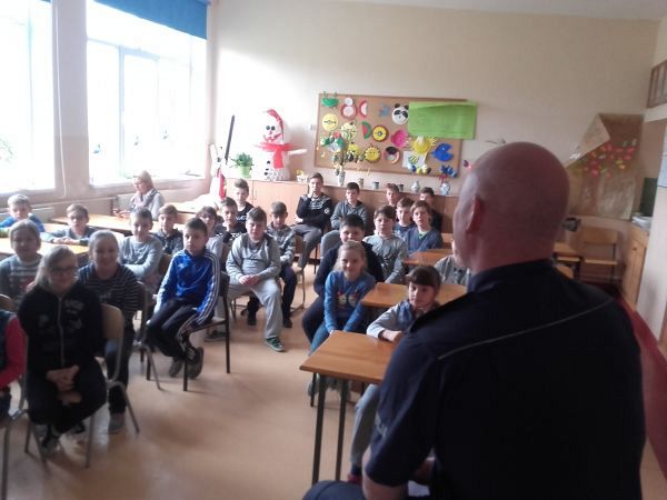 Grafika #0: Spotkanie z dzielnicowym.