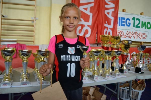 Grafika #0: Sławno. Oliwia na podium