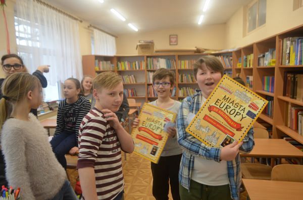 Grafika #0: Światowy Dzień Kota w Bibliotece szkolnej