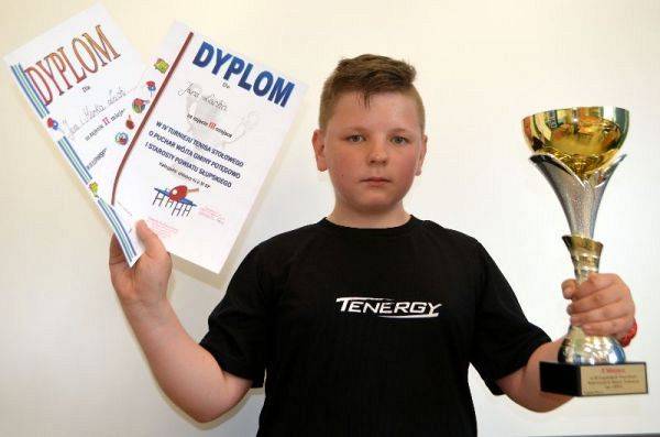 Grafika #0: Turnieje tenisa stołowego. Janek dwa razy na podium!