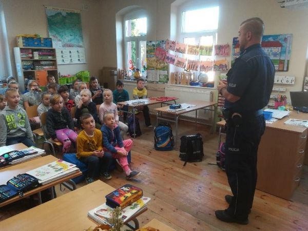 Grafika #0: Bezpieczeństwo najmłodszych