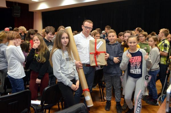 Grafika #0: Konferencja z okazji Międzynarodowego Dnia Zapobiegania Przemocy