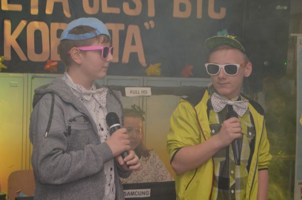 Grafika #0: "Największą zaletą bycia kobietą jest właśnie być kobietą" Akademia z okazji Dnia Kobiet