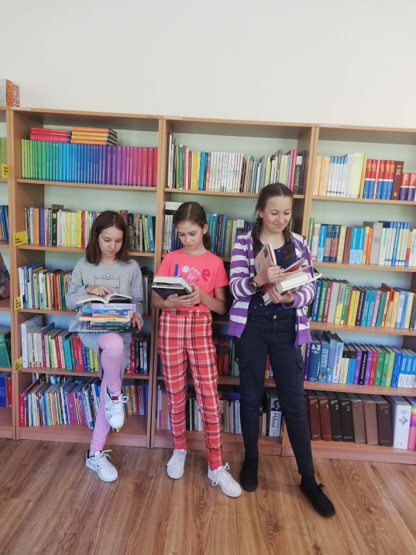 Grafika #0: Nowości książkowe w bibliotece