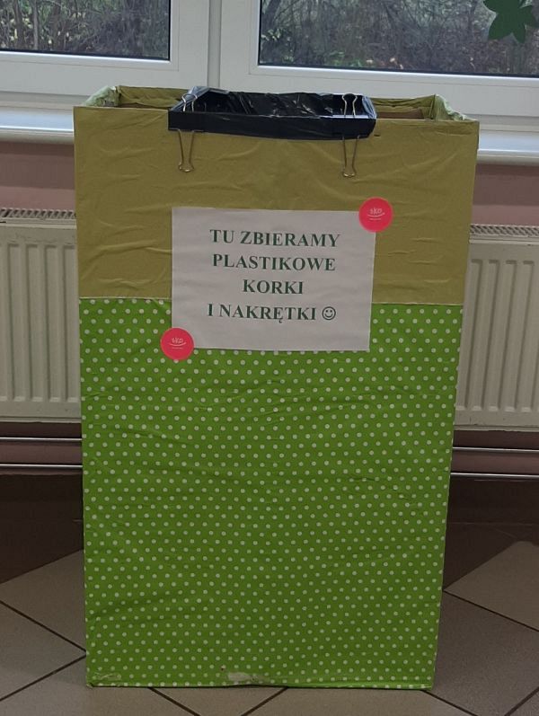 Grafika #0: Zbieramy plastikowe nakrętki