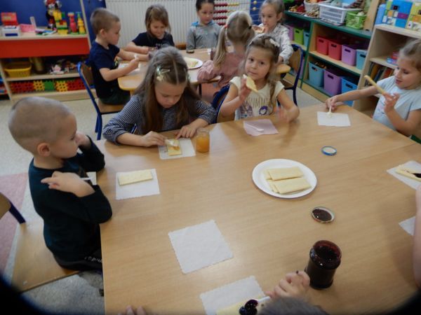 Grafika #0: Lato zamknięte w słoiku.