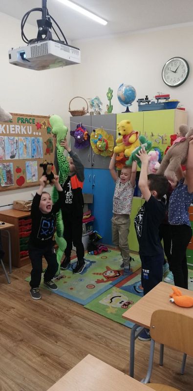 Grafika #0: Urodziny pluszowego misia