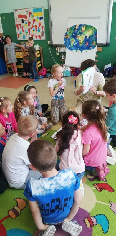 Grafika #0: Warsztaty doświadczania świata dla przedszkolaków- Spacer po łące