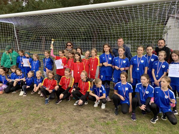 Grafika #0: 5.10.2022 MISTRZYNIE POWIATU W BIEGACH SZTAFETOWYCH!