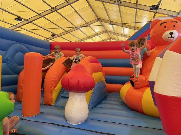 Grafika #0: Wycieczka przedszkolaków