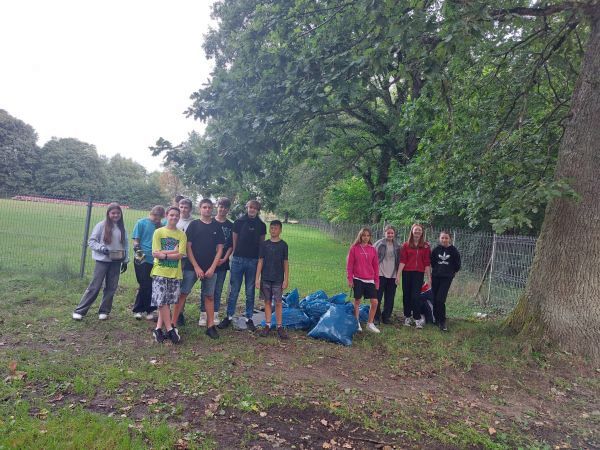 Grafika #0: Sprzątanie Świata łączy ludzi