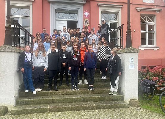 Grafika 2: Wyjazd edukacyjny do Gdańska w ramach Rządowego Programu "Podróże z klasą"