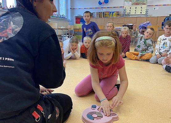 Grafika 25: Dogoterapia - zajęcia terapeutyczne z psem