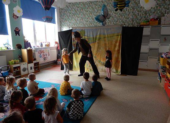 Grafika 1: Teatrzyk w przedszkolu