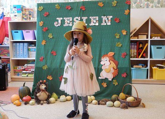 Grafika 4: Konkurs recytatorski  pt.:"Idzie jesień przez las"