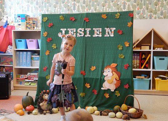 Grafika 6: Konkurs recytatorski  pt.:"Idzie jesień przez las"