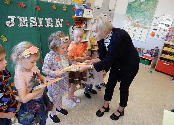 Grafika 9: Konkurs recytatorski  pt.:"Idzie jesień przez las"