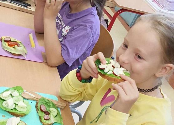 Grafika 7: Przegląd wydarzeń z ławki ucznia:)