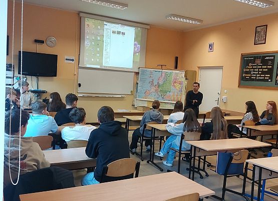 Grafika 3: Zajęcia promujące szkołę w II LO