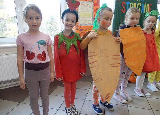 Grafika 6: ,,Na straganie" - jem warzywa i owoce