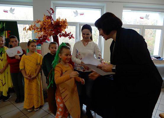 Grafika 16: ,,Na straganie" - jem warzywa i owoce