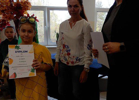 Grafika 18: ,,Na straganie" - jem warzywa i owoce