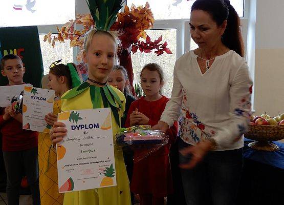 Grafika 20: ,,Na straganie" - jem warzywa i owoce