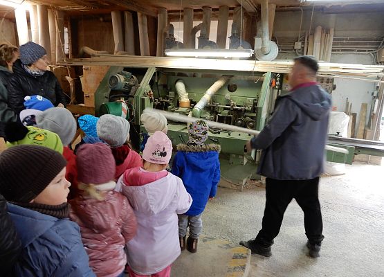 Grafika 4: Z wizytą w stolarni