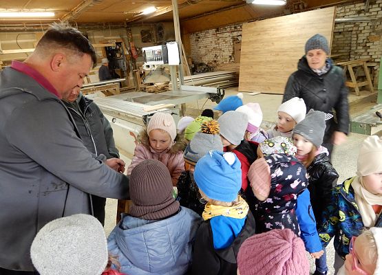 Grafika 6: Z wizytą w stolarni