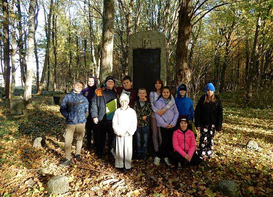 Grafika 2: Wyjście na cmentarz w ramach lekcji języka kaszubskiego