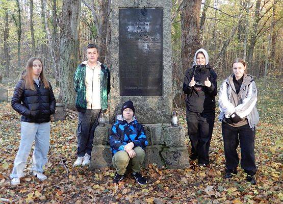 Grafika 4: Wyjście na cmentarz w ramach lekcji języka kaszubskiego