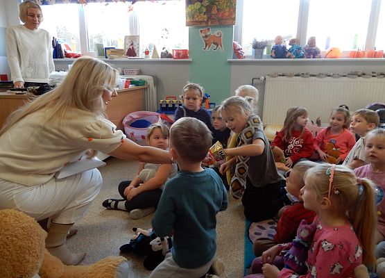 Grafika 9: Dzień Pluszowego Misia z Gminną Biblioteką