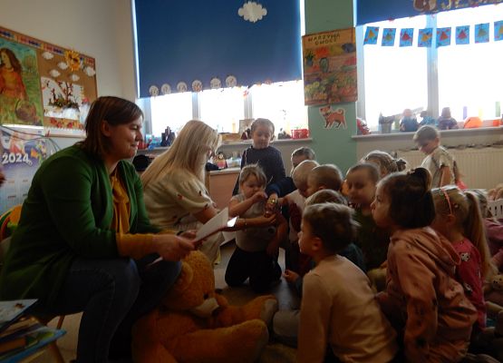 Grafika 10: Dzień Pluszowego Misia z Gminną Biblioteką