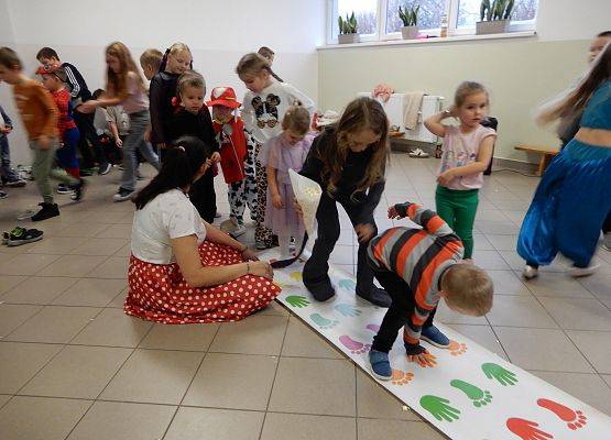 Grafika 14: Bal jesienny.