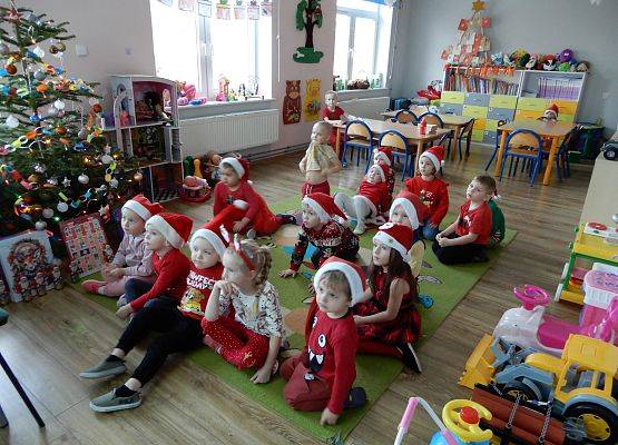 Grafika 4: Mikołajki w grupach przedszkolnych.