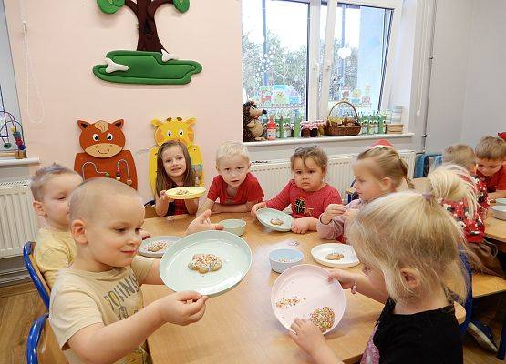 Grafika 21: Mikołajki w grupach przedszkolnych.