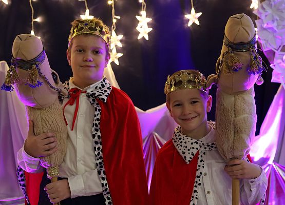 Grafika 77: Jasełka szkolne