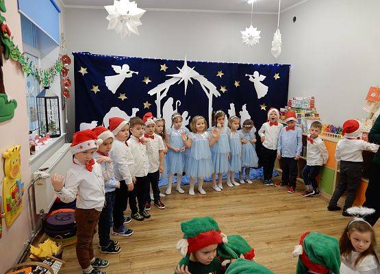 Grafika 1: Przedstawienie świąteczne w przedszkolu