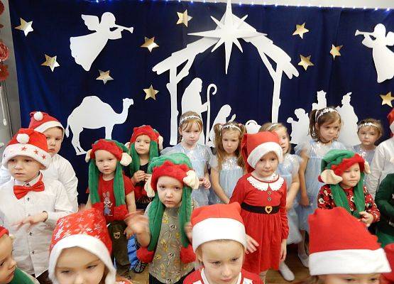 Grafika 29: Przedstawienie świąteczne w przedszkolu