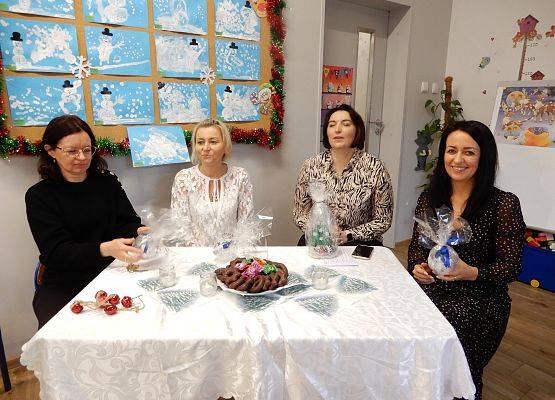 Grafika 32: Przedstawienie świąteczne w przedszkolu