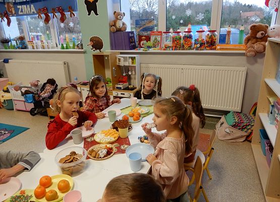 Grafika 3: Wigilia w przedszkolu